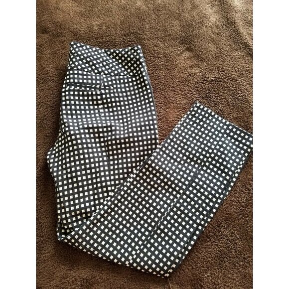 Elle Pants - Elle Mid Rise Black w White Square Pattern Cropped Capri Pant Pockets Women's 2